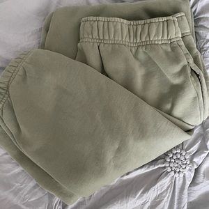 COPY - TNA cozyfleece sweatpants